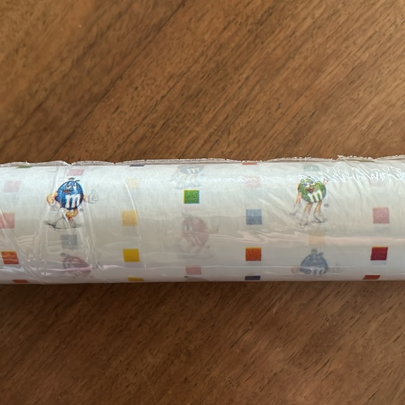 M & M wrapping paper - Picture 2 of 2